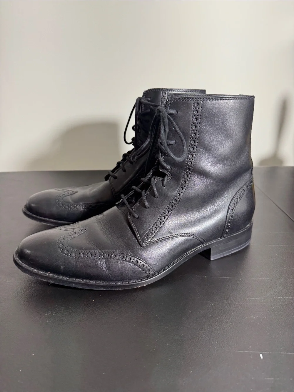 Cole Haan mens 10 M black wingtip lace up dress boots EUC